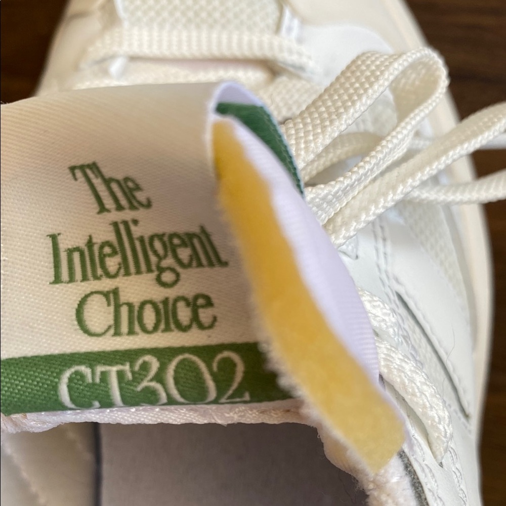 New Balance White and Green Sneakers - Picture 2 of 9